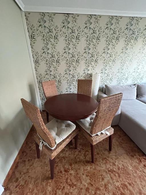 Playa De Berria -Apartamento Con Piscina Y Vistas Al Mar Santoña Kültér fotó