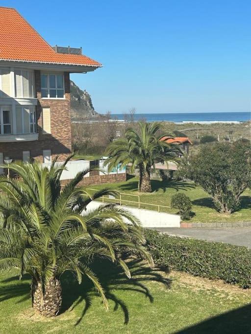 Playa De Berria -Apartamento Con Piscina Y Vistas Al Mar Santoña Kültér fotó