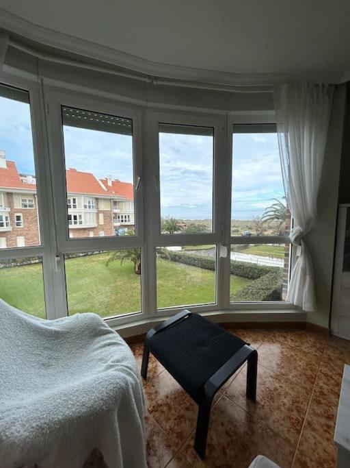 Playa De Berria -Apartamento Con Piscina Y Vistas Al Mar Santoña Kültér fotó