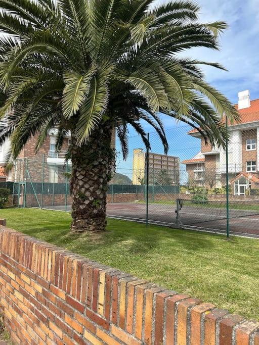 Playa De Berria -Apartamento Con Piscina Y Vistas Al Mar Santoña Kültér fotó