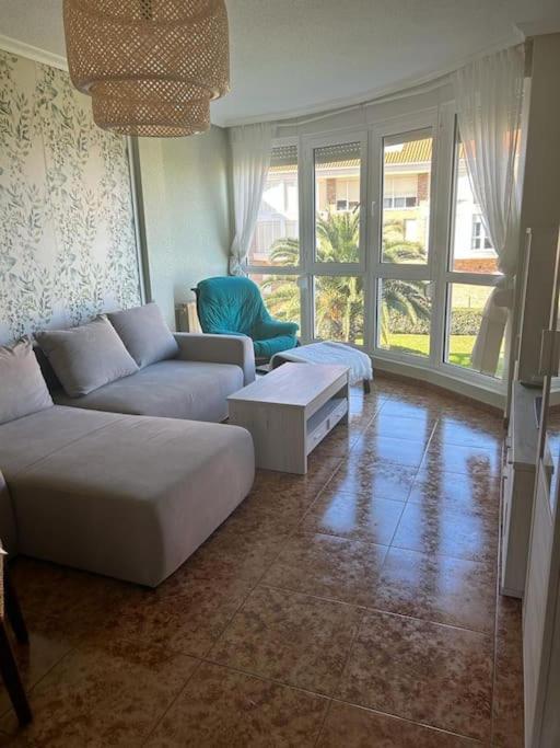 Playa De Berria -Apartamento Con Piscina Y Vistas Al Mar Santoña Kültér fotó