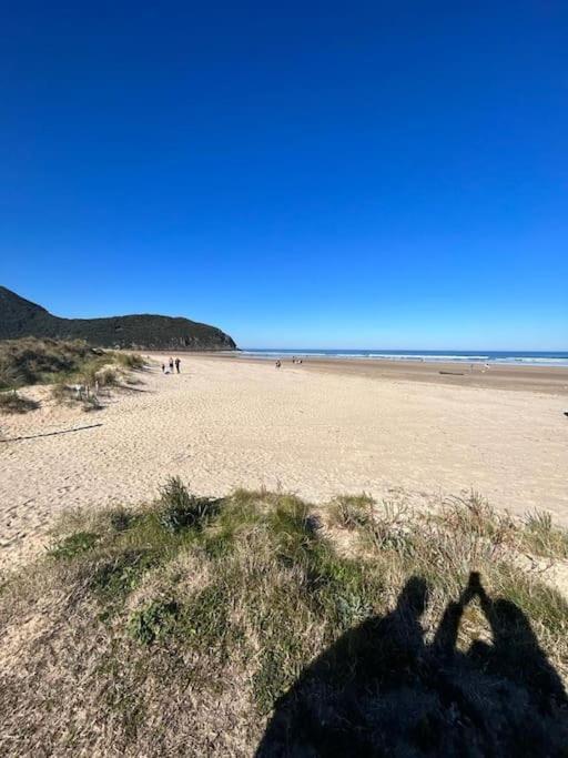 Playa De Berria -Apartamento Con Piscina Y Vistas Al Mar Santoña Kültér fotó